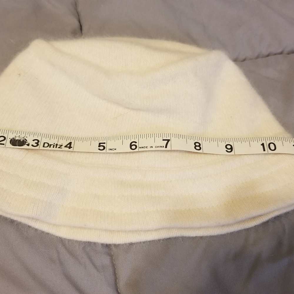 Creamy white wool bucket hat banan republic